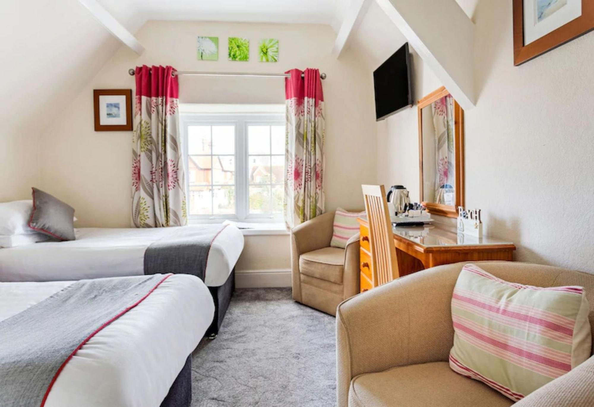 Anacapri Hotel Falmouth Room photo A typical bedroom at the hotel